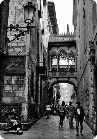 Carrer del Bisbe en Barcelona